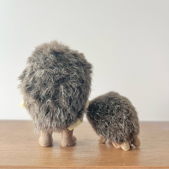 Calico Critters Bramble Hedgehog Set of 2 Sylvanian Families Kids Toy Figures - Picture 3 of 4